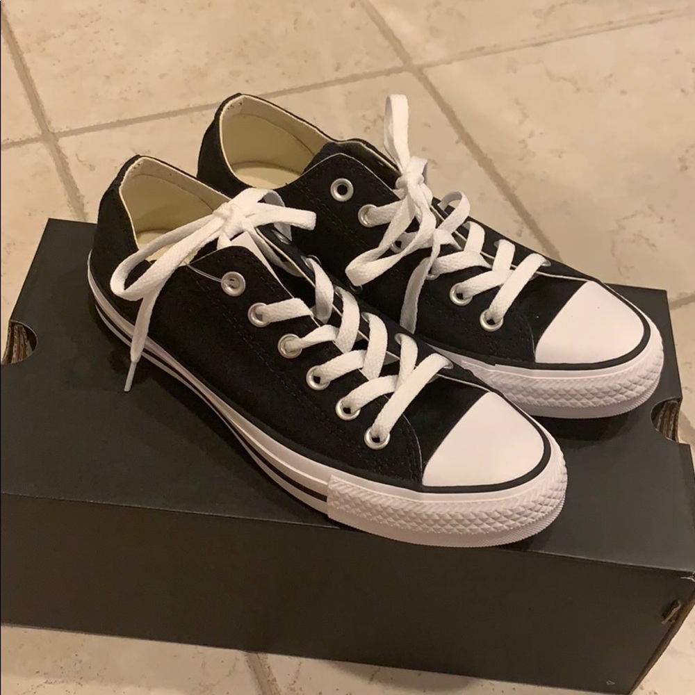Brand new Converse All Star Chuck Taylor size 7 ❤️